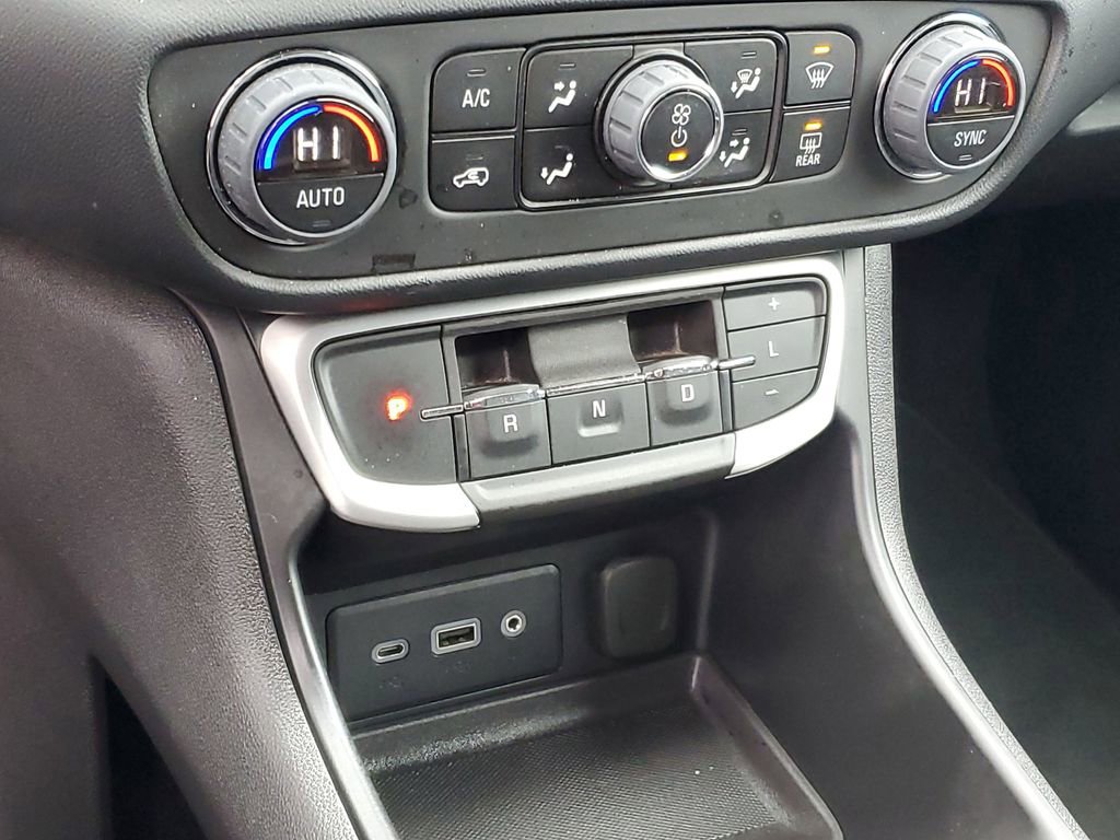 Used 2023 GMC Terrain SLE w/ Driver Convenience Package image 19