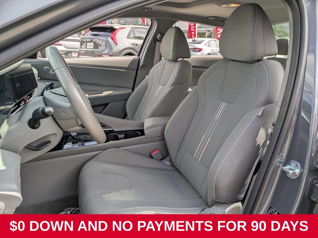 Used 2025 Hyundai Elantra SEL FWD image 23
