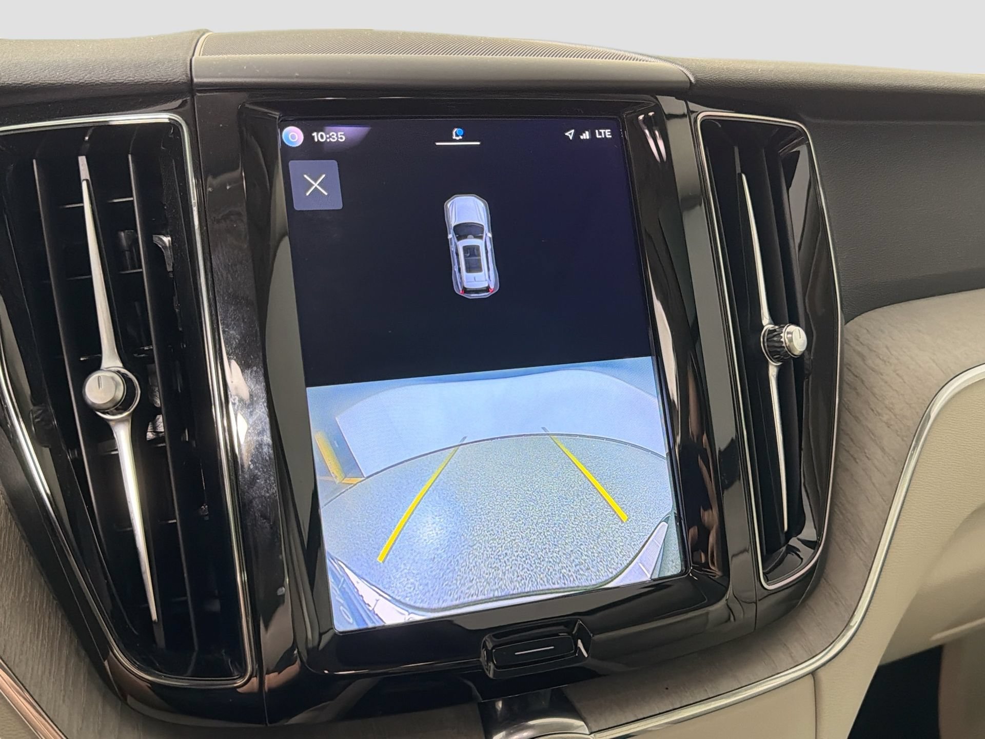 Certified 2023 Volvo XC60 T8 Plus w/ Protection Package Premier AWD/4WD image 14