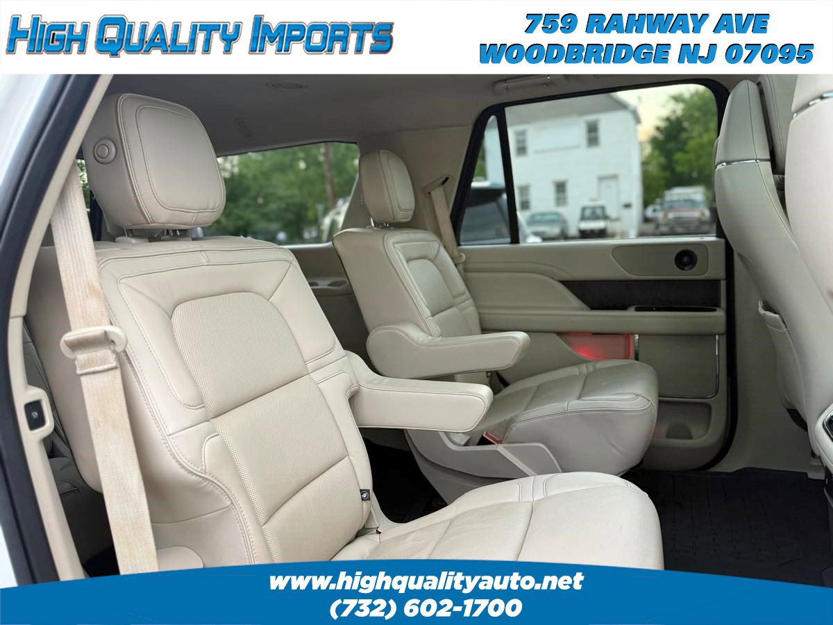 Used 2018 Lincoln Navigator Select w/ Technology Package AWD/4WD image 22