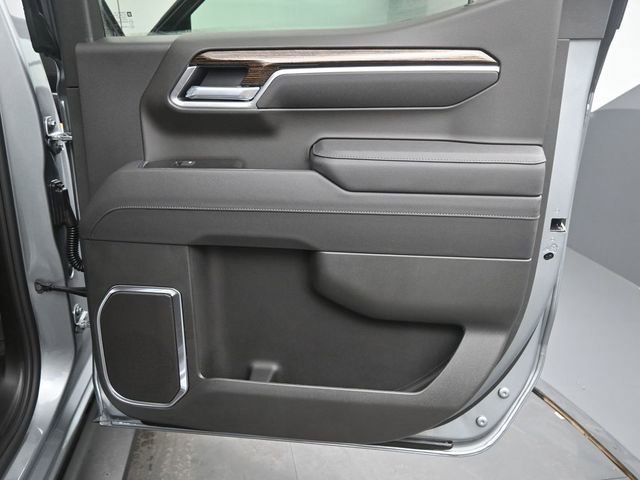 New 2026 GMC Sierra 1500 Elevation w/ LPO, Elevation Black Package image 16