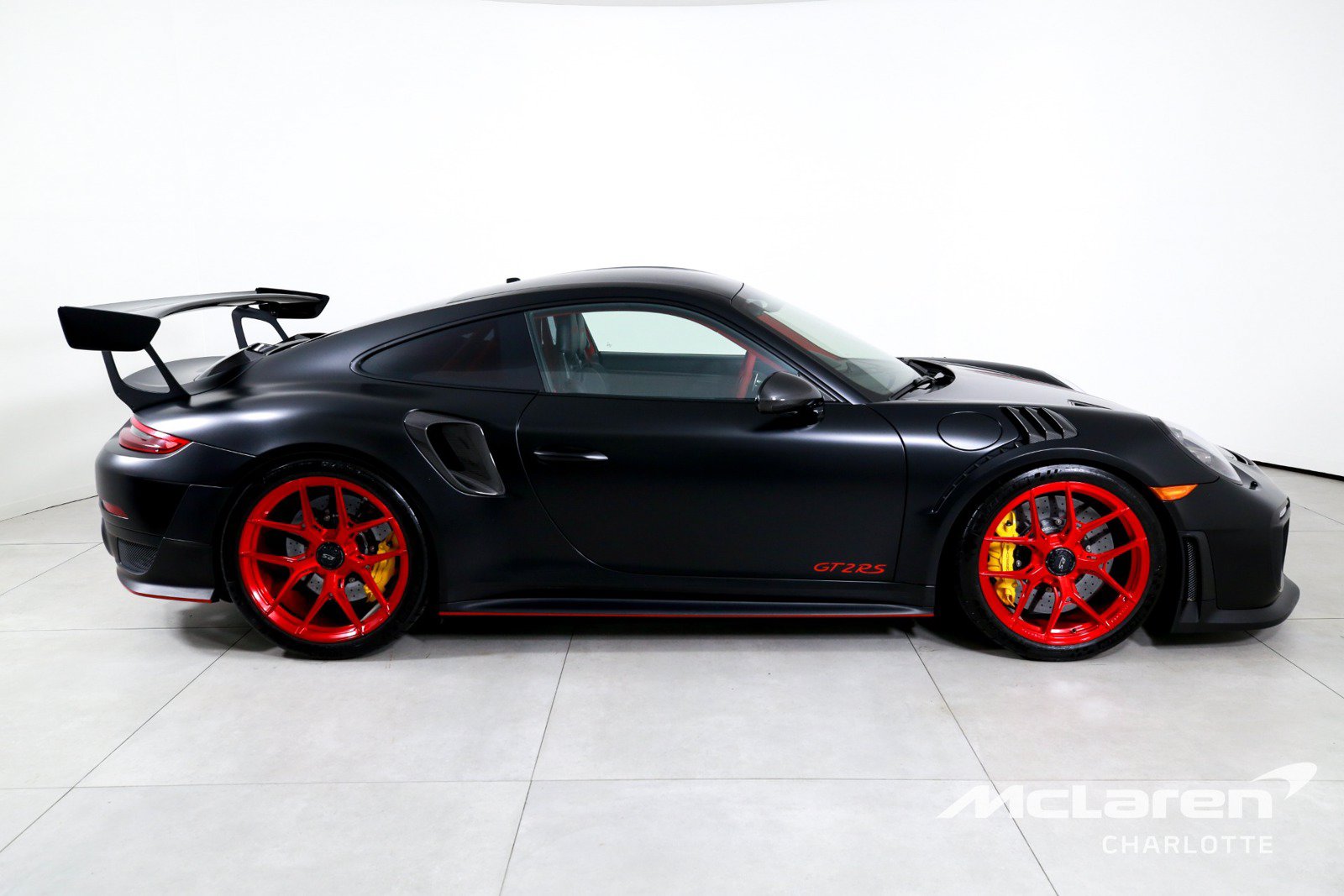 Used 2018 Porsche 911 GT2 RS RWD image 9