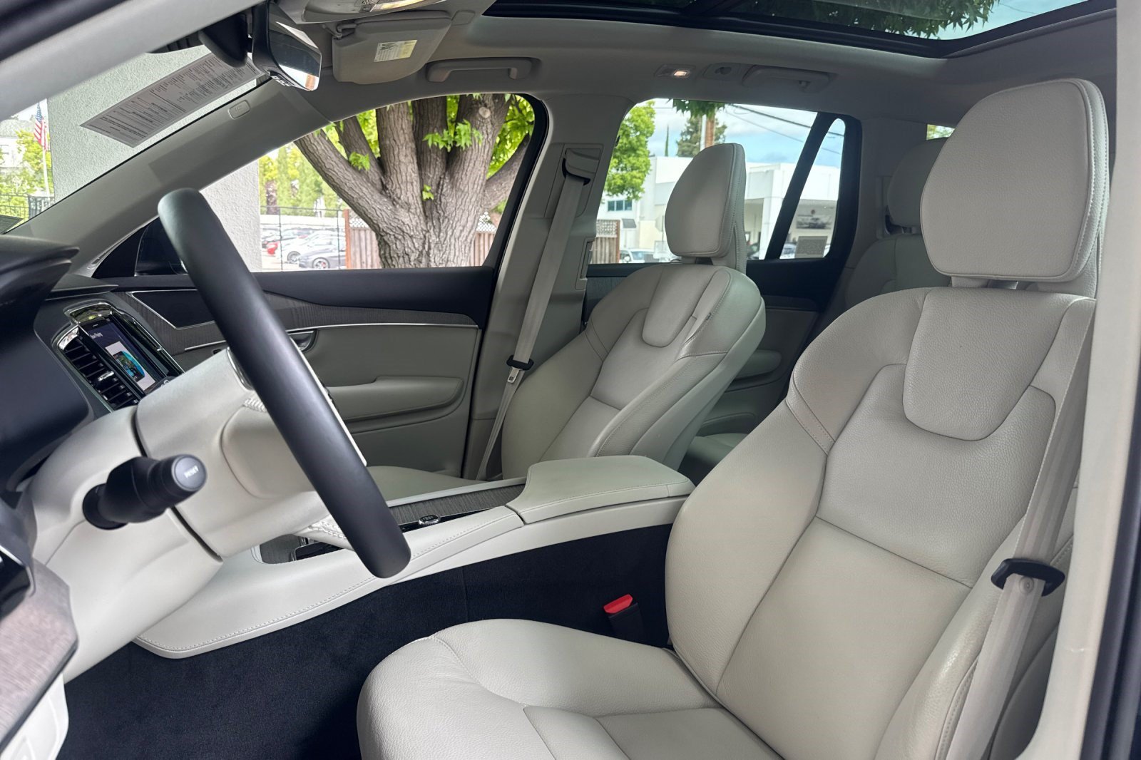 Used 2023 Volvo XC90 B5 Plus AWD/4WD image 27