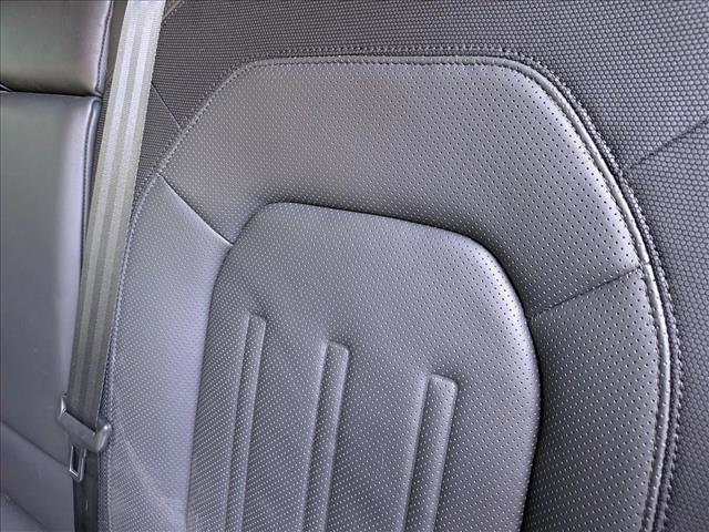 Certified 2022 Land Rover Defender 110 X-Dynamic HSE image 16