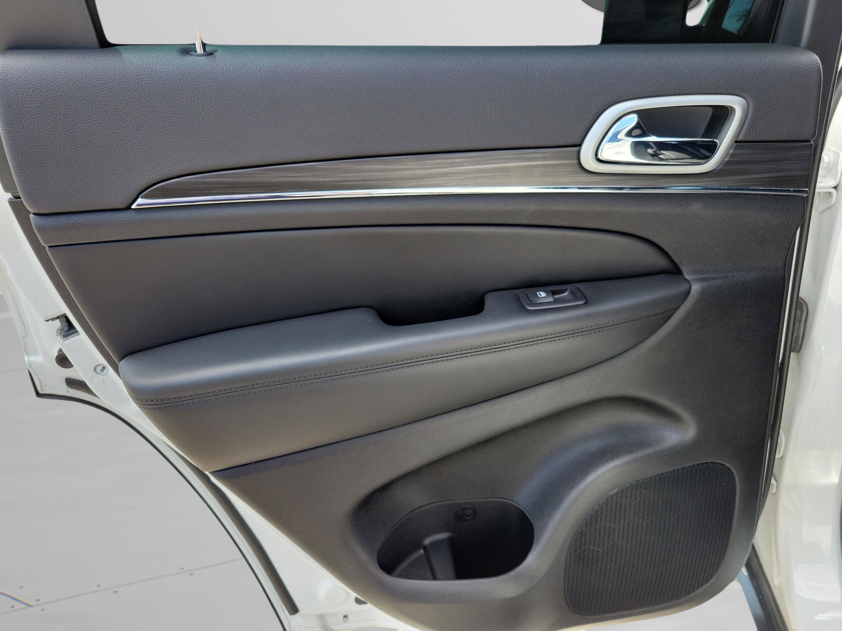 Used 2022 Jeep Grand Cherokee Limited w/ Trailer Tow Group IV image 10