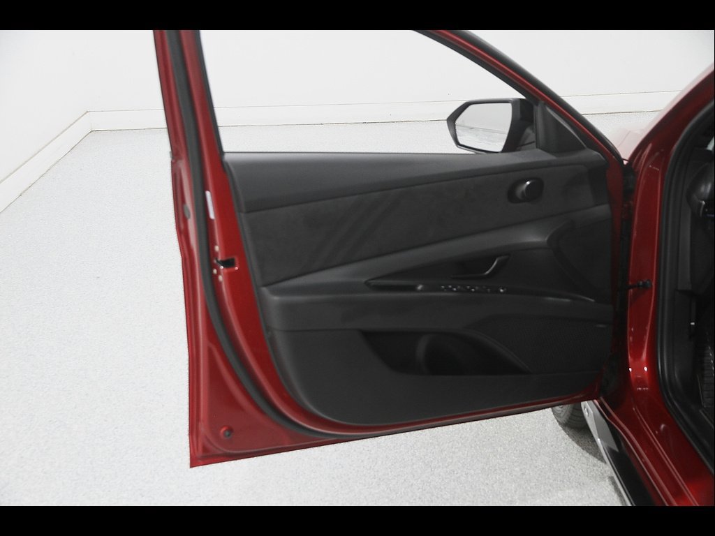 Certified 2025 Hyundai Elantra N FWD image 4