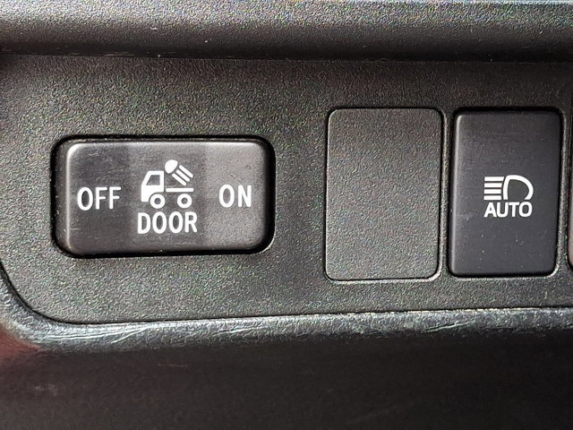 Certified 2018 Toyota Tacoma SR w/ SR Convenience Package image 25