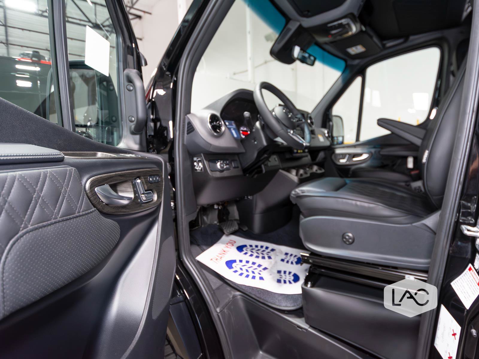 Used 2025 Mercedes-Benz Sprinter 2500 image 12