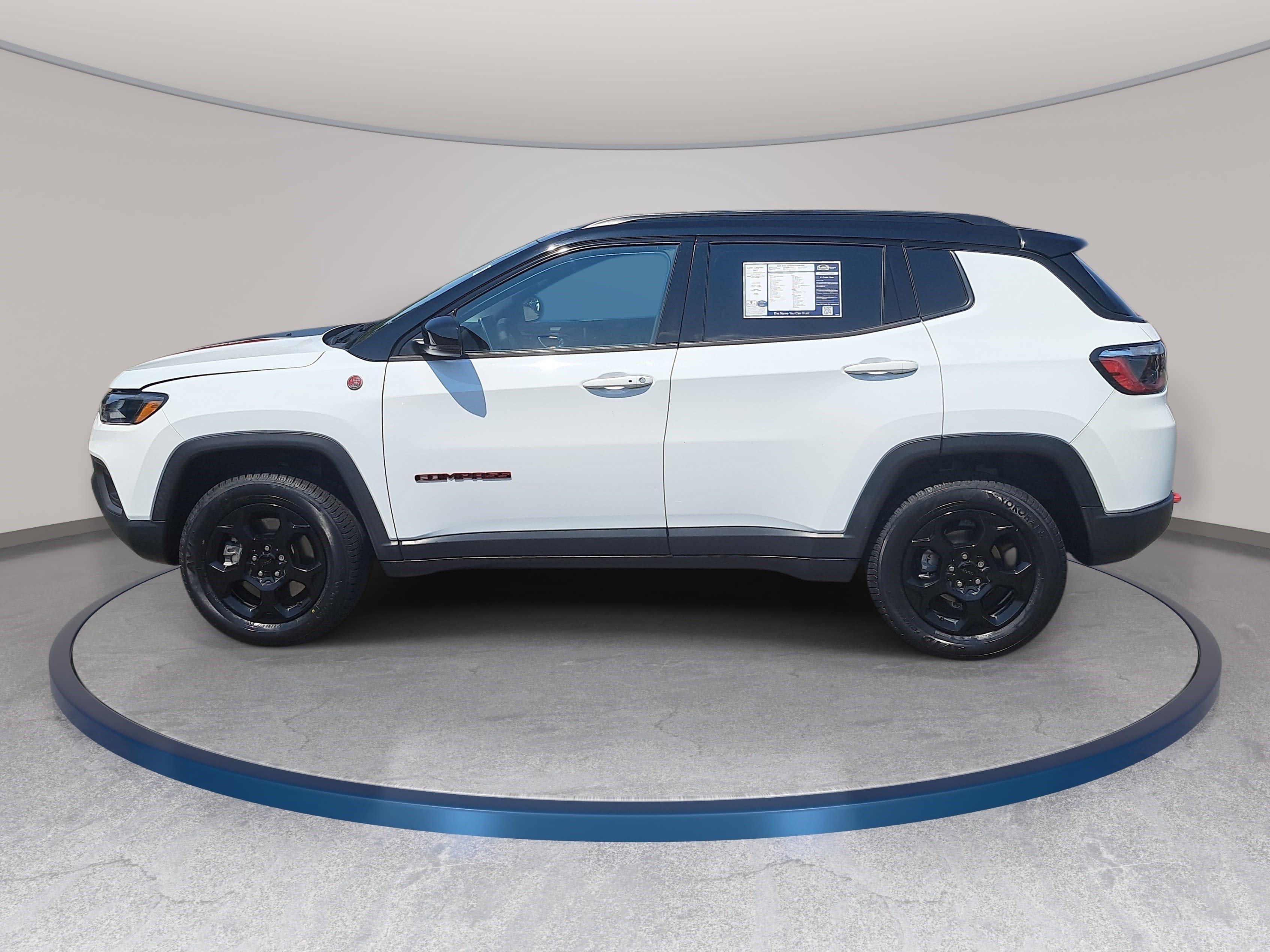 Used 2023 Jeep Compass Trailhawk AWD/4WD image 8