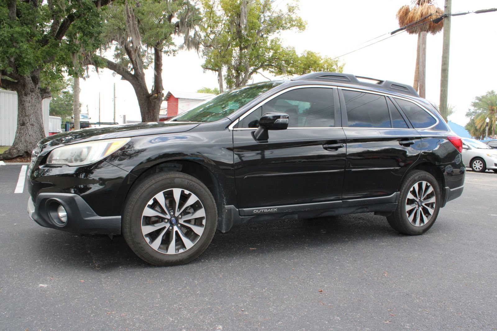 Used 2016 Subaru Outback 2.5i Limited AWD/4WD image 3