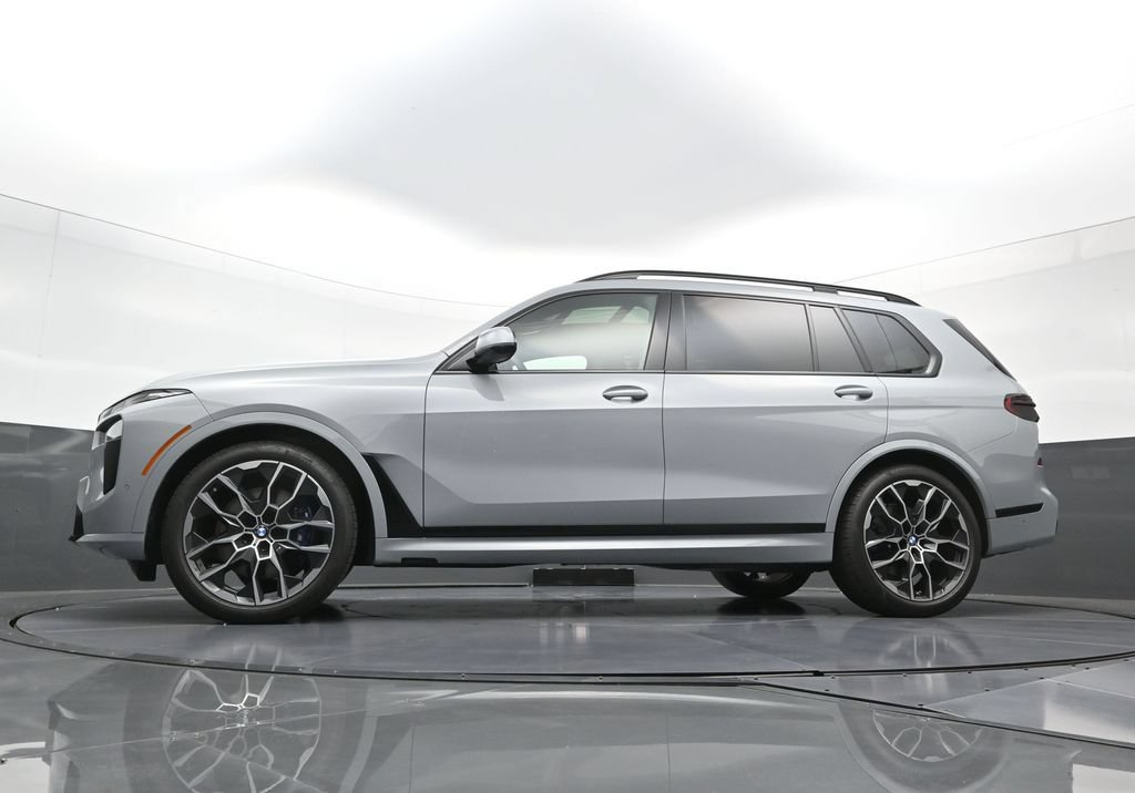 Used 2026 BMW X7 xDrive40i w/ M Sport Package AWD/4WD image 26