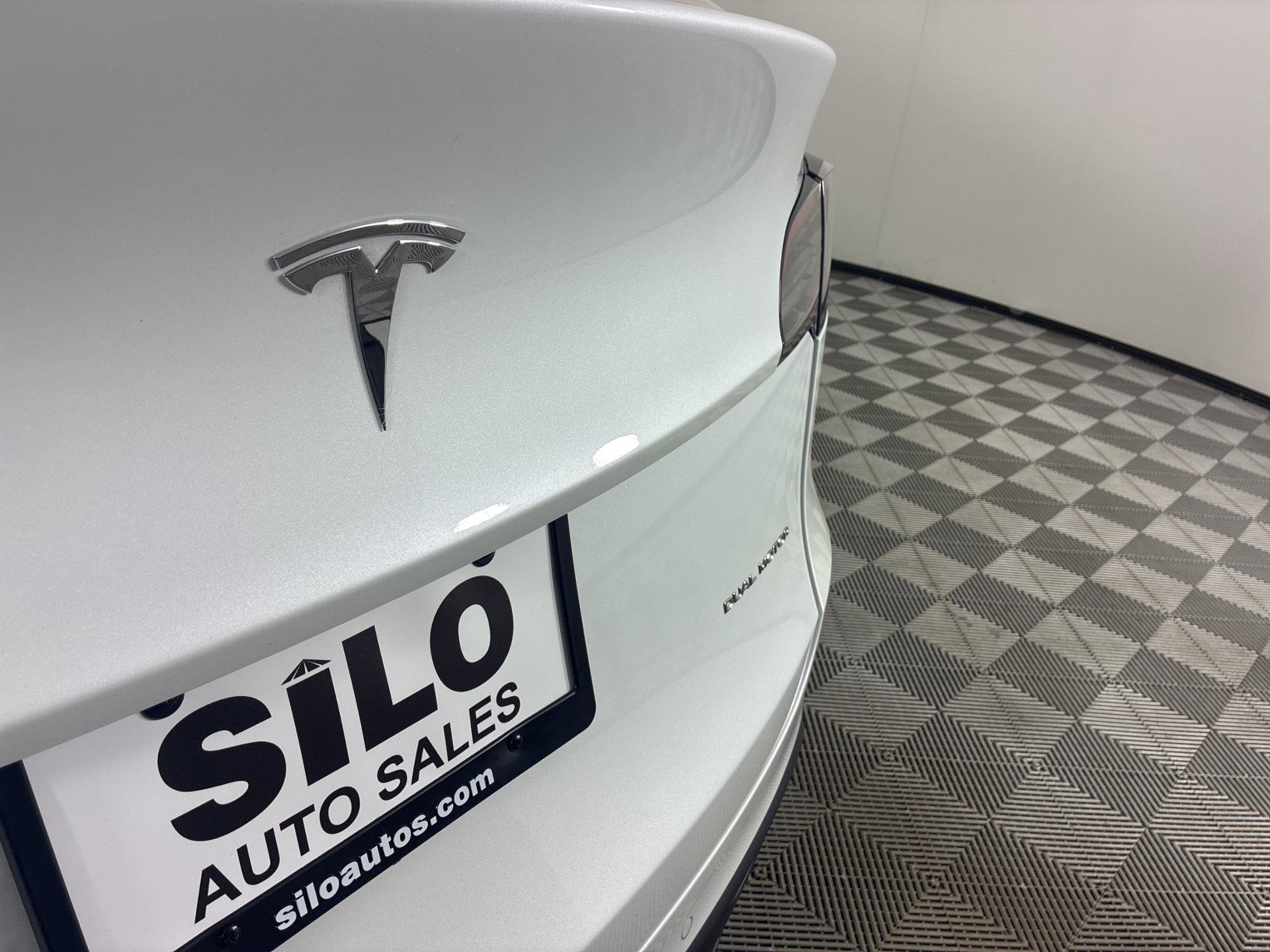 Used 2021 Tesla Model Y Long Range image 7