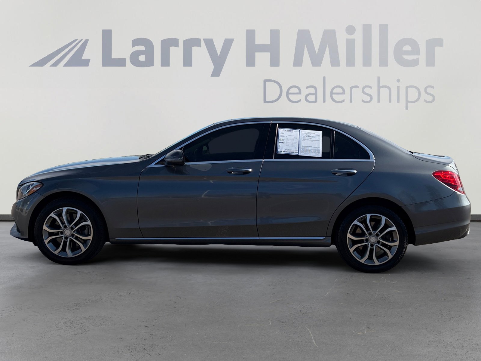 Used 2017 Mercedes-Benz C 300 4MATIC Sedan image 3