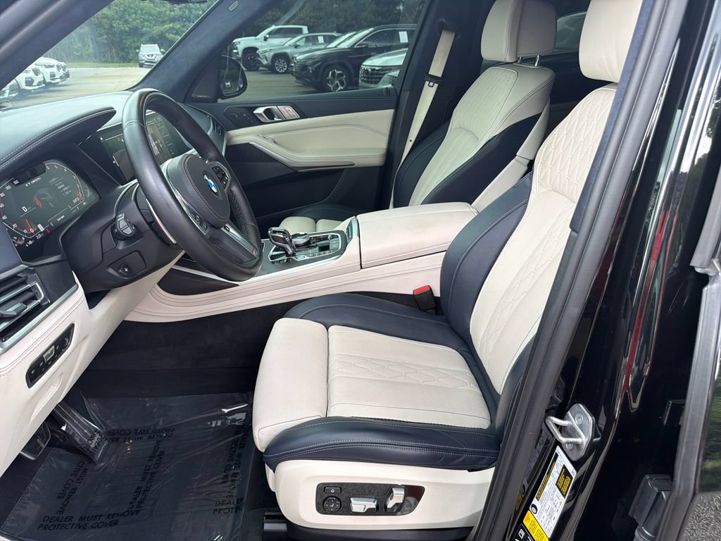 Used 2022 BMW X7 M50i w/ Dynamic Handling Package AWD/4WD image 9