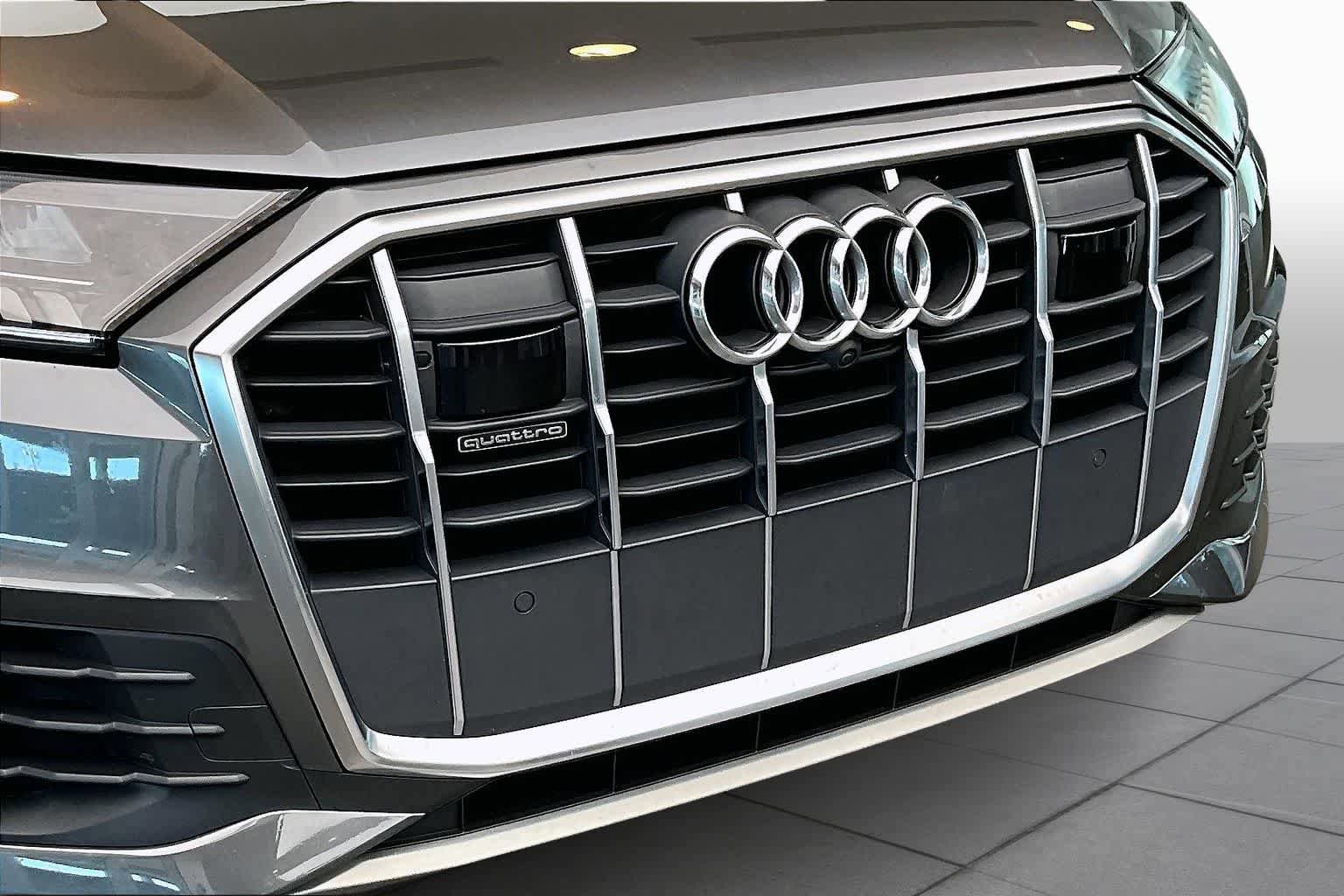 Used 2023 Audi Q7 3.0T Premium Plus w/ Premium Plus Package AWD/4WD image 32