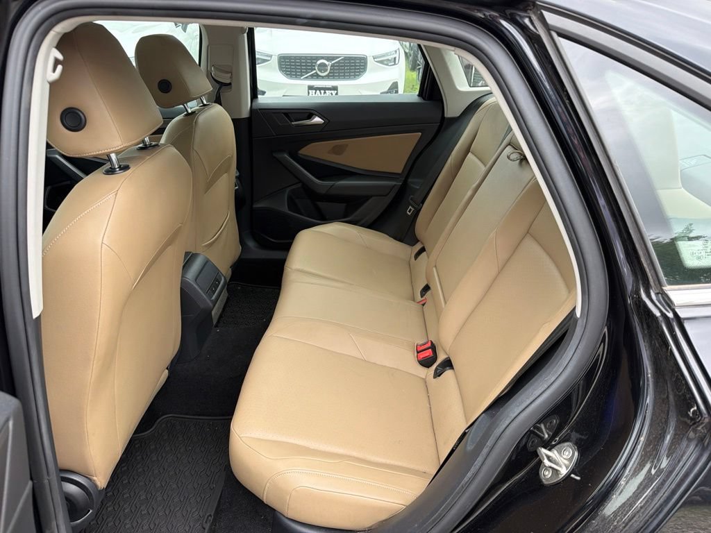 Used 2019 Volkswagen Jetta SEL w/ Cold Weather Package FWD image 6