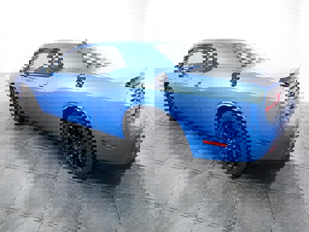 Used 2018 Dodge Challenger R/T w/ Blacktop Package image 4