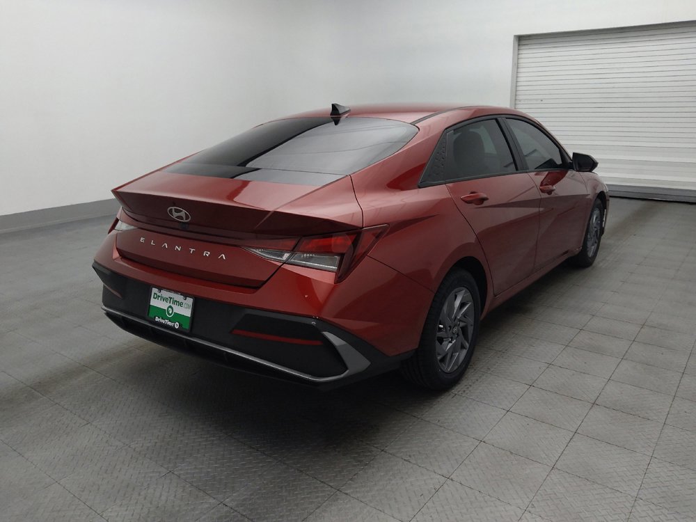 Used 2024 Hyundai Elantra SEL FWD image 9