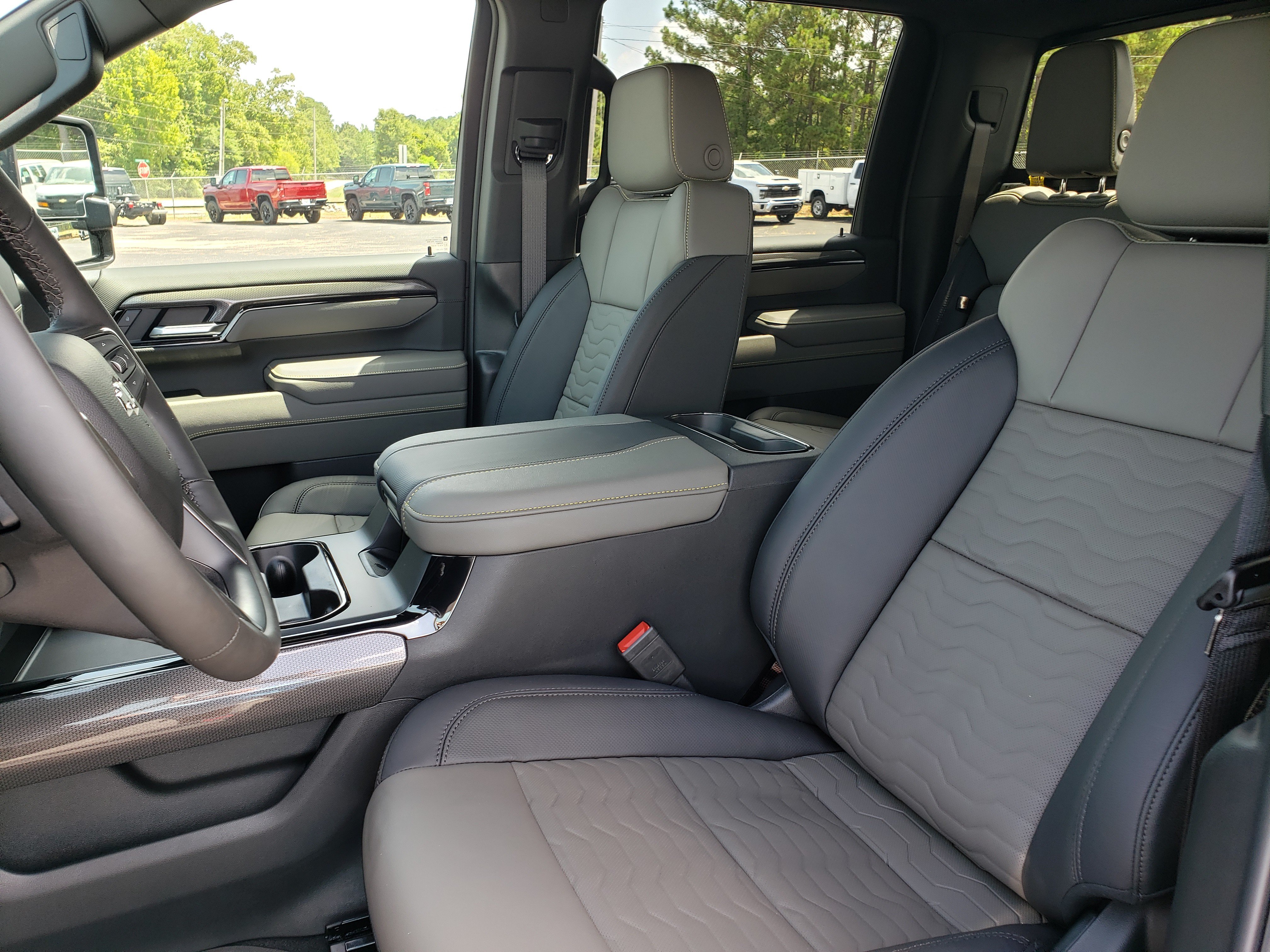 New 2026 Chevrolet Silverado 2500 ZR2 w/ LPO, Dark Essentials Package AWD/4WD image 27