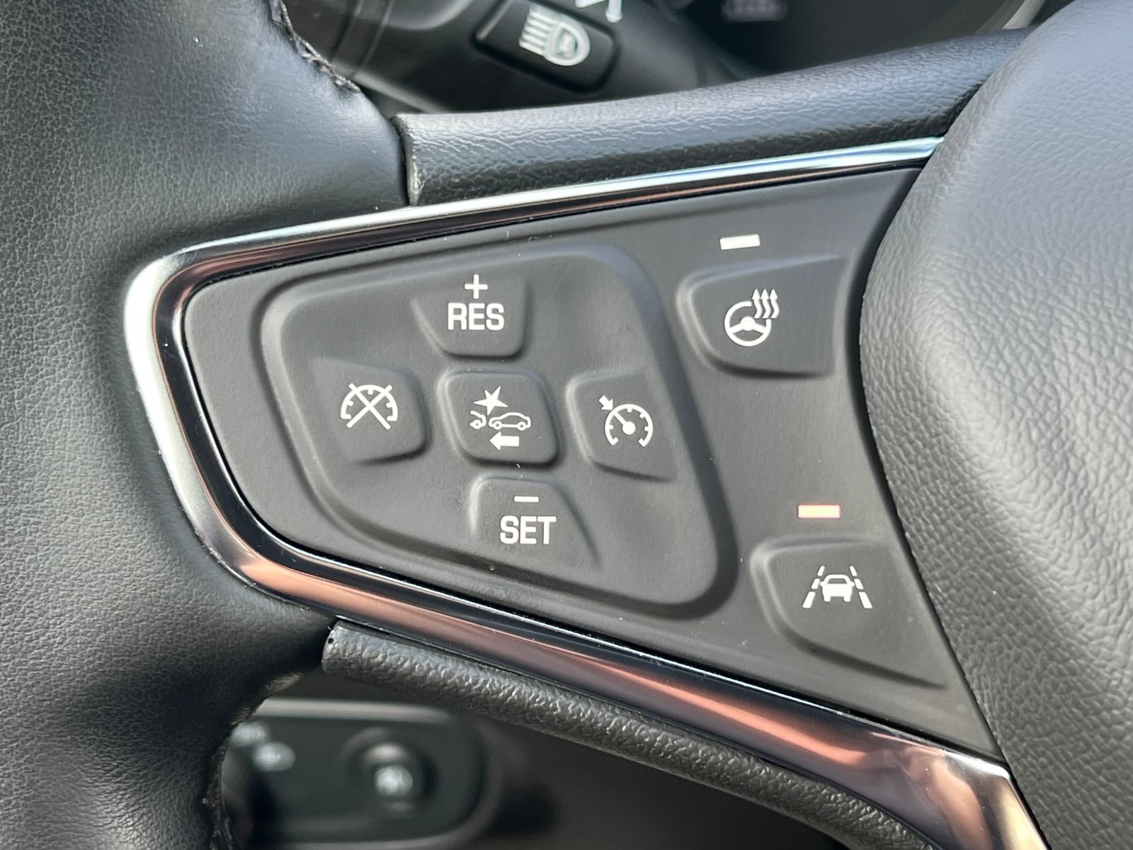 Certified 2024 Chevrolet Equinox Premier FWD image 25
