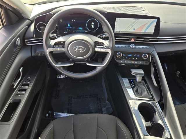 Certified 2023 Hyundai Elantra SEL w/ Convenience Package image 12