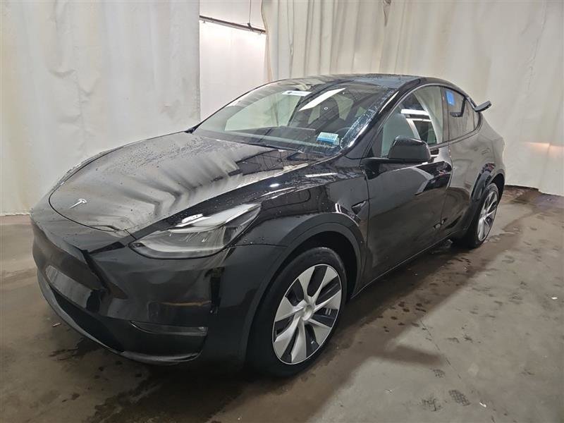 Used 2023 Tesla Model Y Long Range image 3