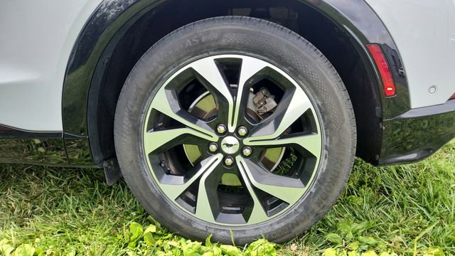 Used 2022 Ford Mustang Mach-E Premium RWD image 9