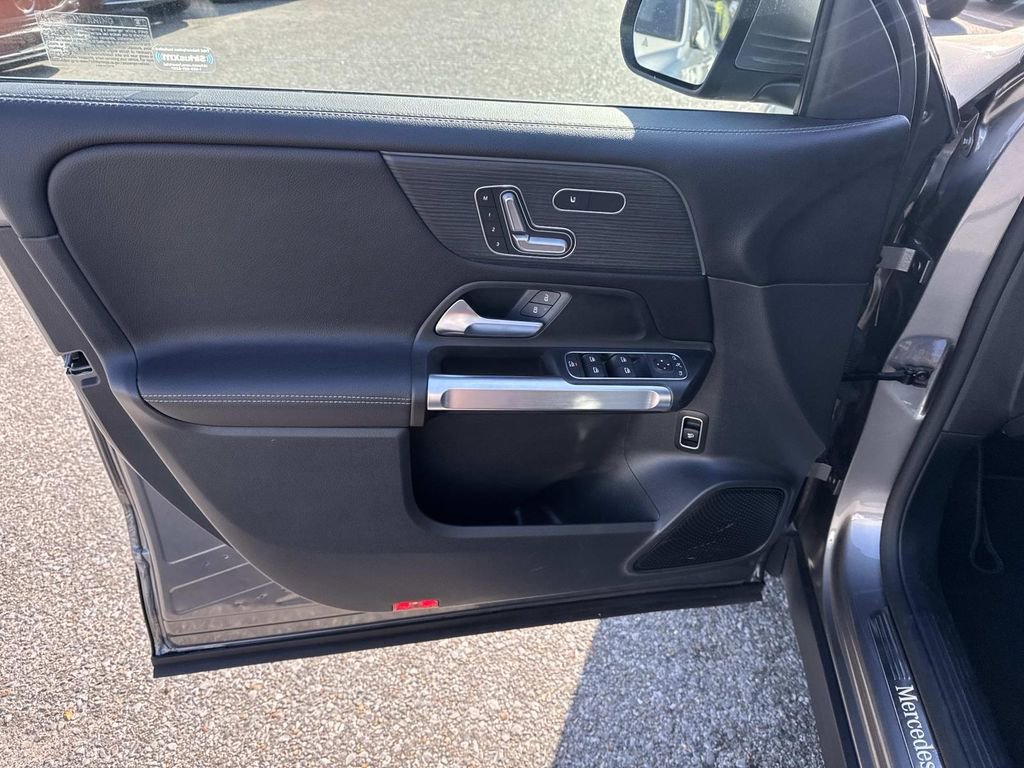 Used 2025 Mercedes-Benz GLB 250 image 19