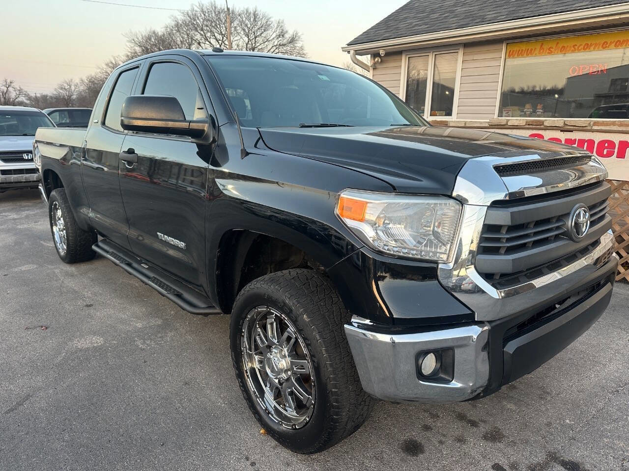 Used 2015 Toyota Tundra SR5 image 2