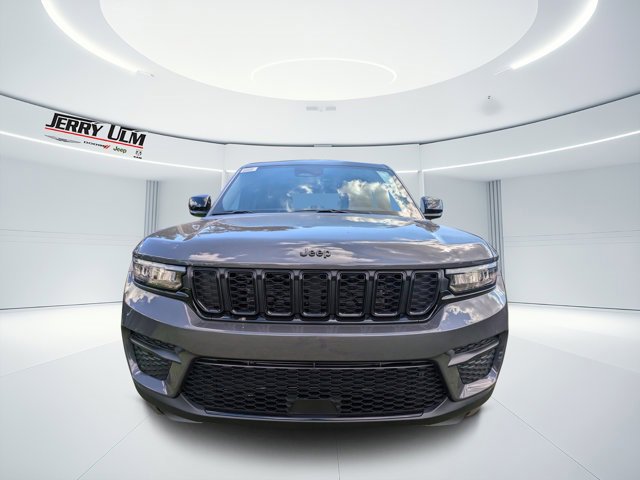 New 2025 Jeep Grand Cherokee Altitude image 7