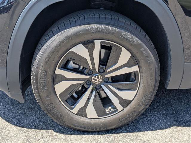 Certified 2025 Volkswagen Atlas SE FWD image 9