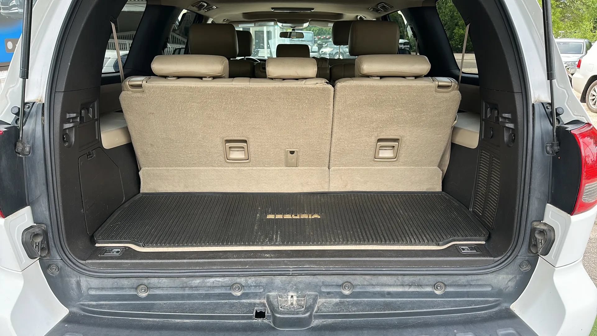 Used 2011 Toyota Sequoia SR5 AWD/4WD image 11