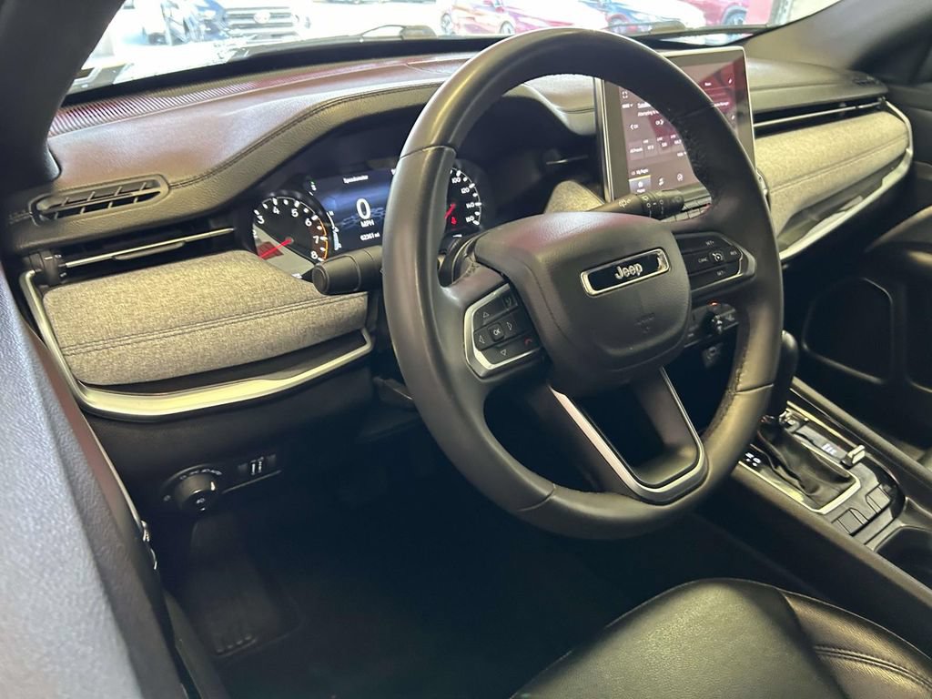 Used 2024 Jeep Compass Latitude AWD/4WD image 12