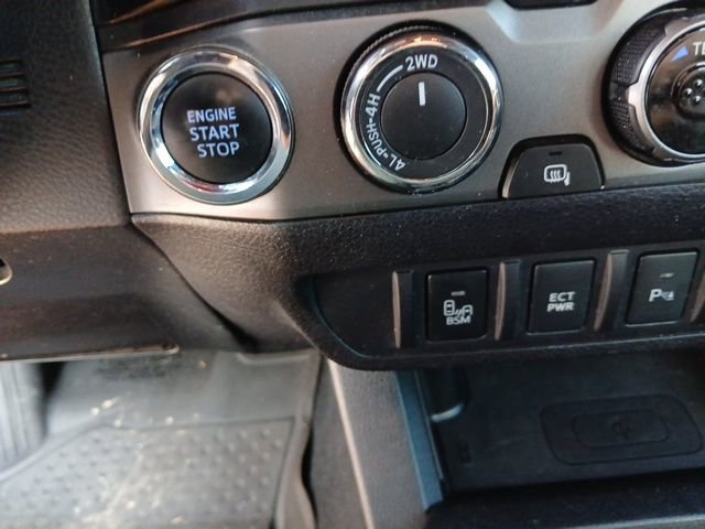 Used 2017 Toyota Tacoma TRD Sport image 37