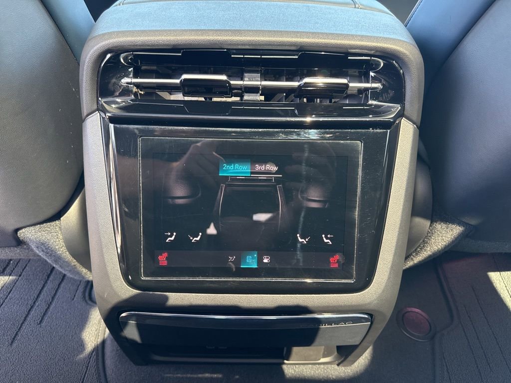 Used 2025 Cadillac Escalade IQ Luxury 2 w/ LPO, Premium Carpet Package AWD/4WD image 16