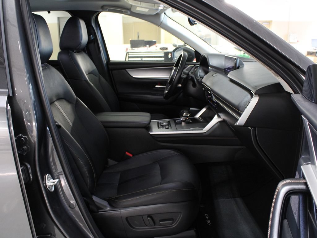 Used 2024 MAZDA CX-90 3.3 Turbo w/ Preferred Plus AWD/4WD image 17