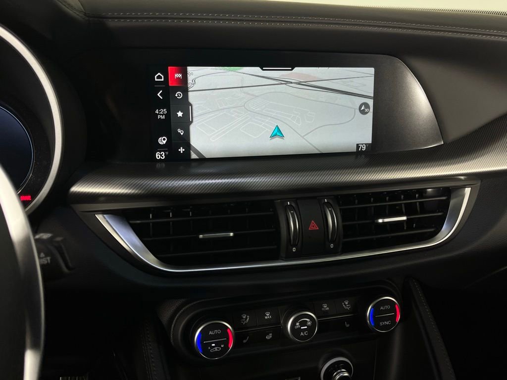 Used 2024 Alfa Romeo Stelvio Veloce image 17