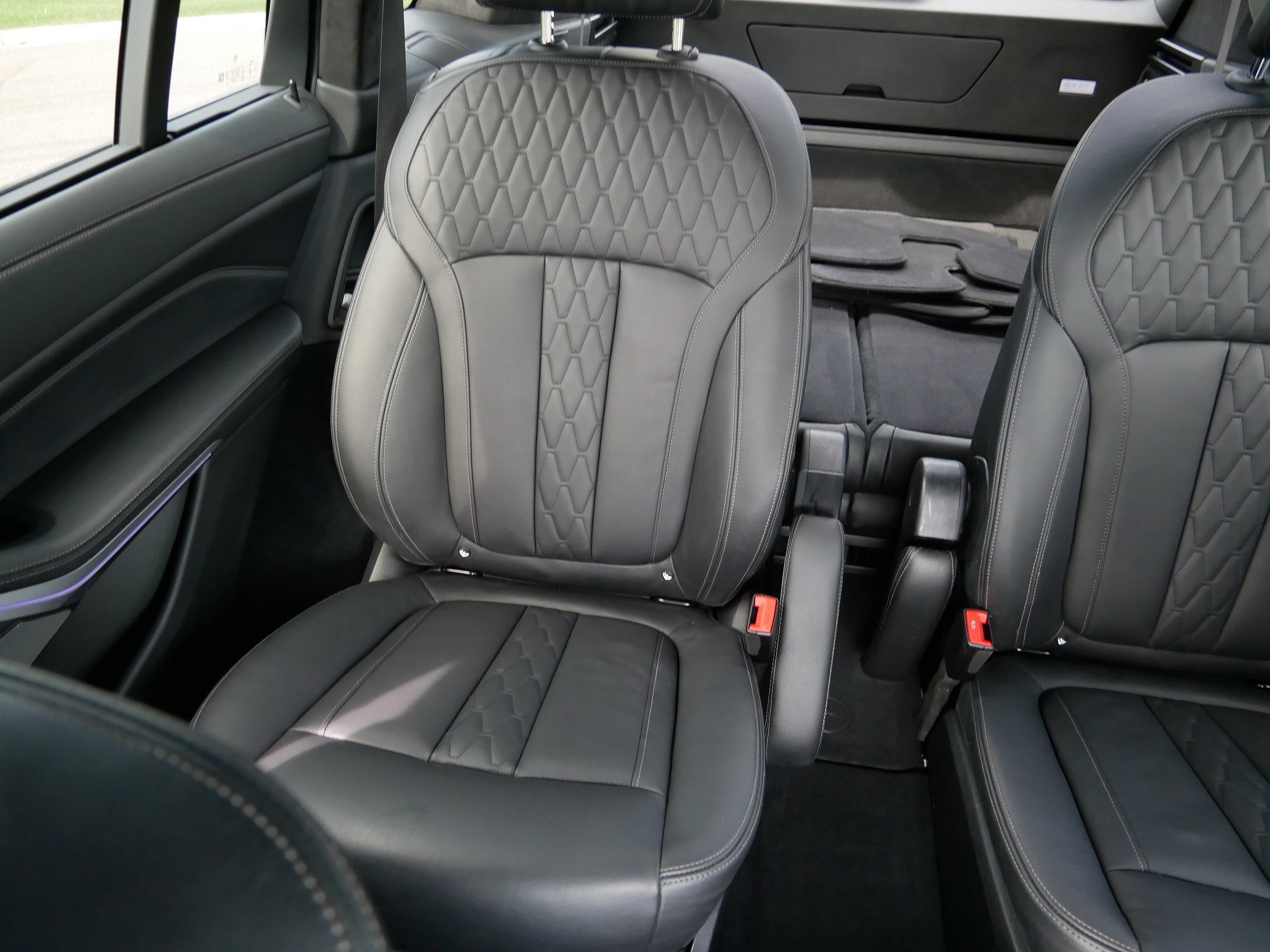 Used 2020 BMW X7 M50i w/ Executive Package AWD/4WD image 10