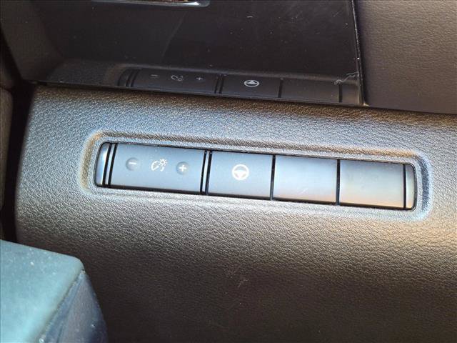 Used 2024 Nissan Pathfinder SV FWD image 8