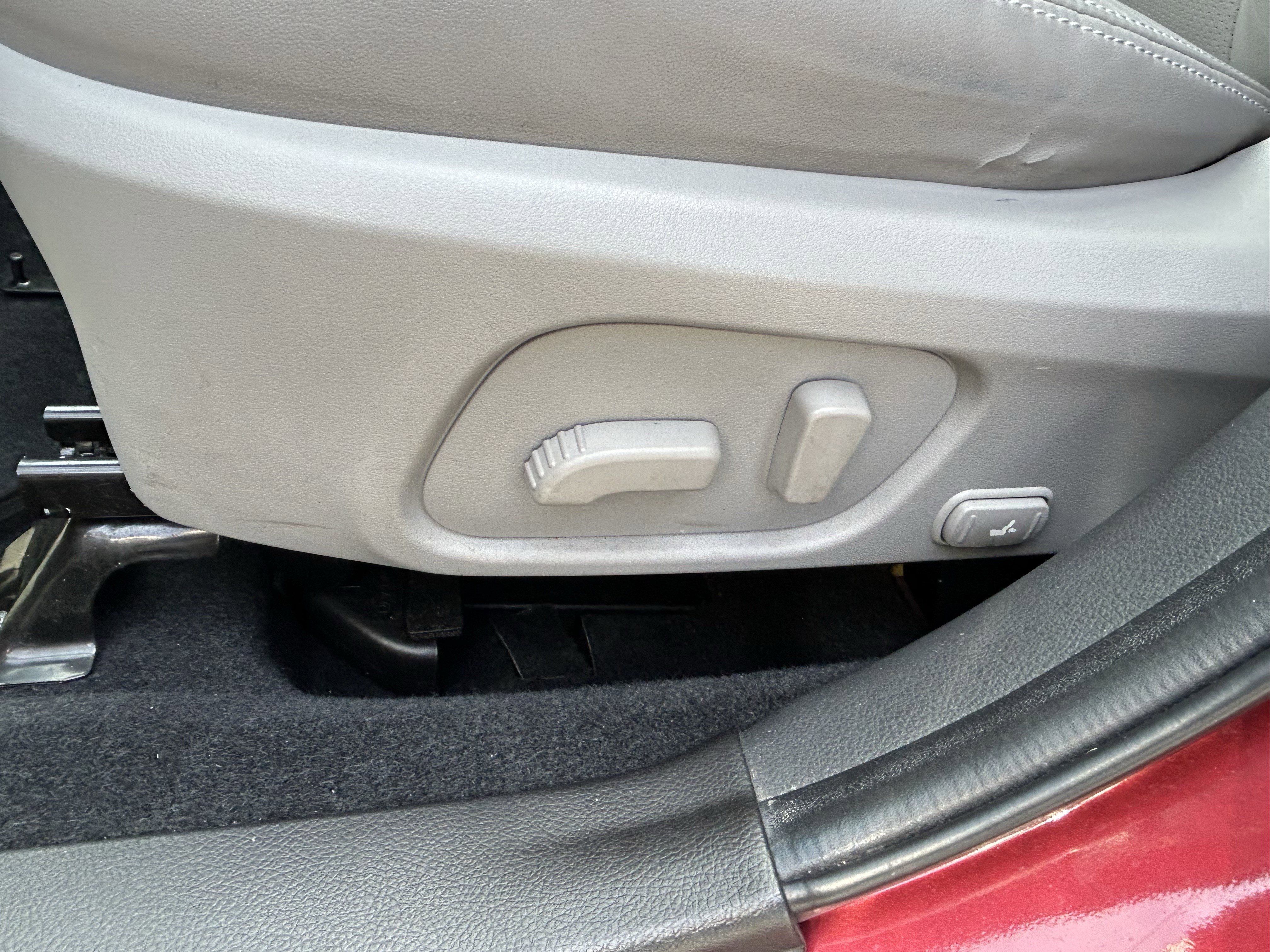 Used 2015 Subaru Forester 2.5i Touring w/ Eyesight & Navigation System AWD/4WD image 21