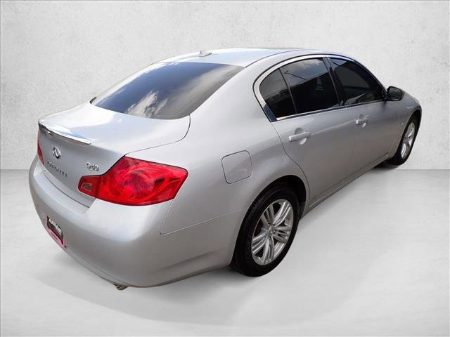 Used 2015 INFINITI Q40 AWD w/ Moonroof Package image 4