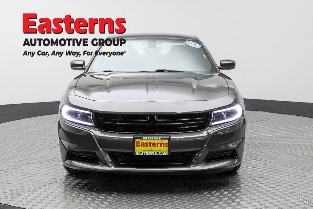 Used 2022 Dodge Charger SXT image 2
