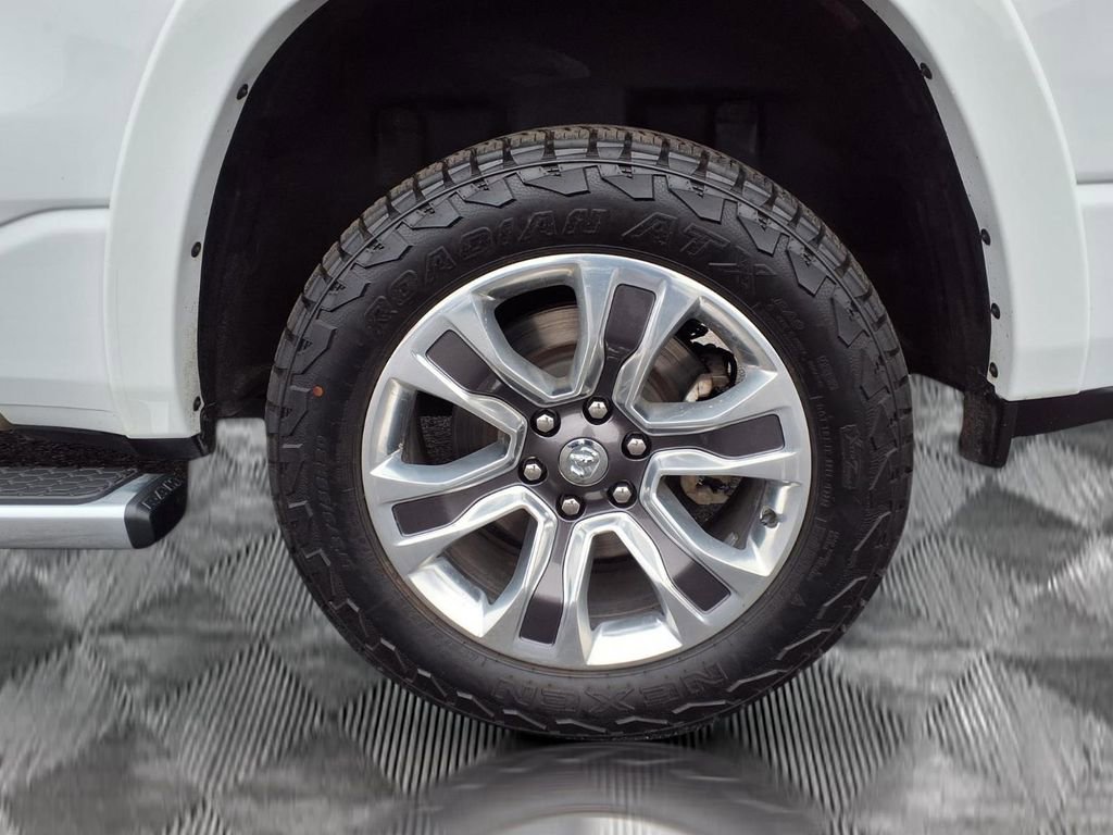 Used 2021 RAM 1500 Limited w/ Body Color Bumper Group image 20