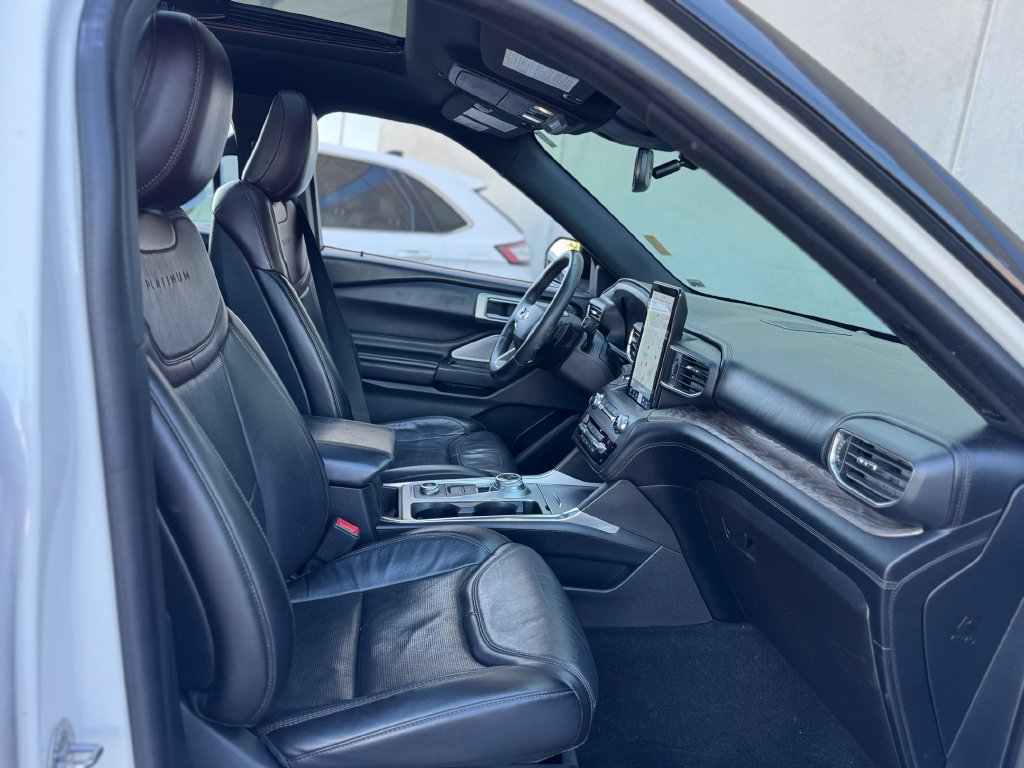 Used 2020 Ford Explorer Platinum w/ Premium Technology Package AWD/4WD image 28