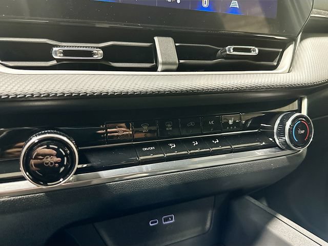 New 2026 Chevrolet Equinox LT w/ Safety and Technology Package AWD/4WD image 19