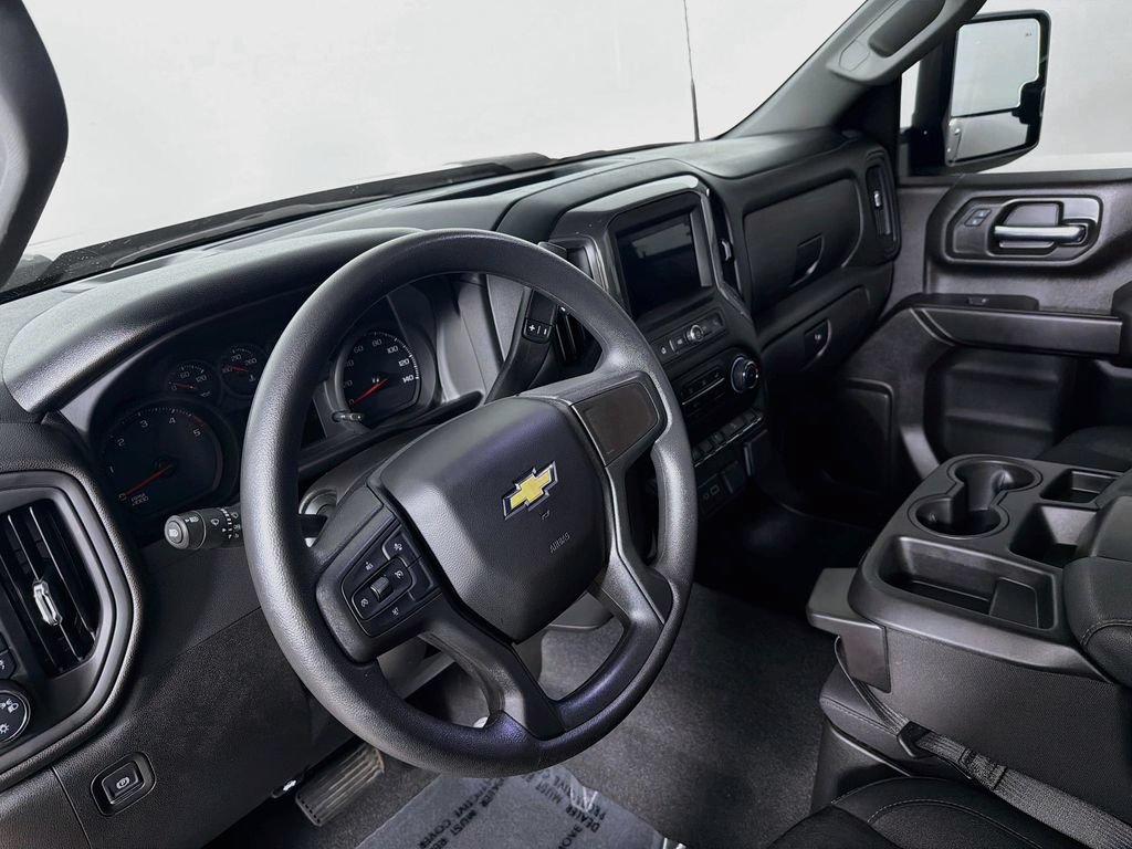 Used 2025 Chevrolet Silverado 2500 Custom w/ Custom Value Package AWD/4WD image 9