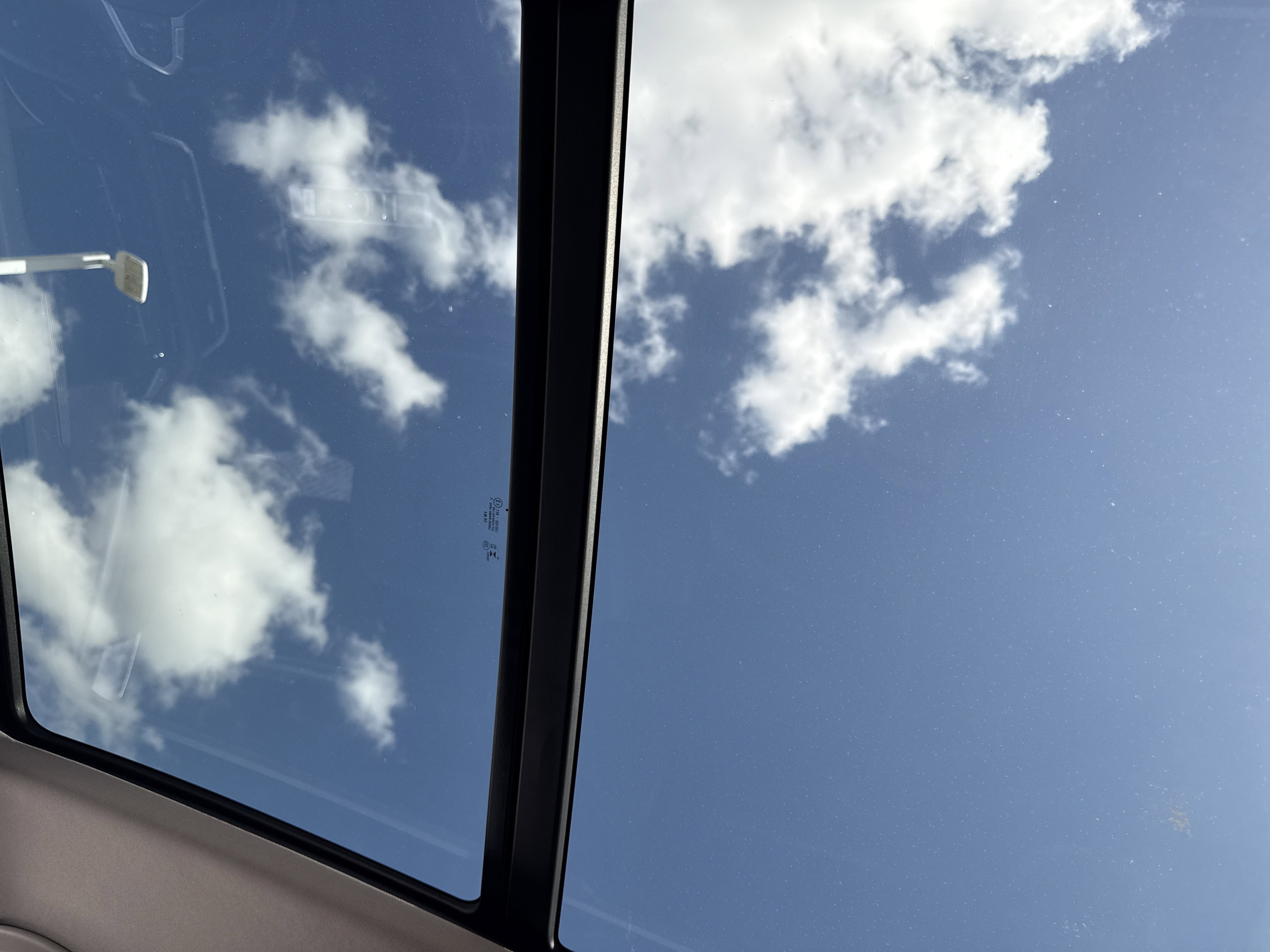 Used 2025 Volkswagen Atlas SE image 27