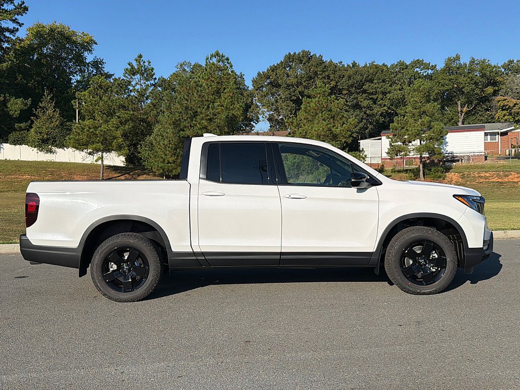 New 2026 Honda Ridgeline Black Edition image 2