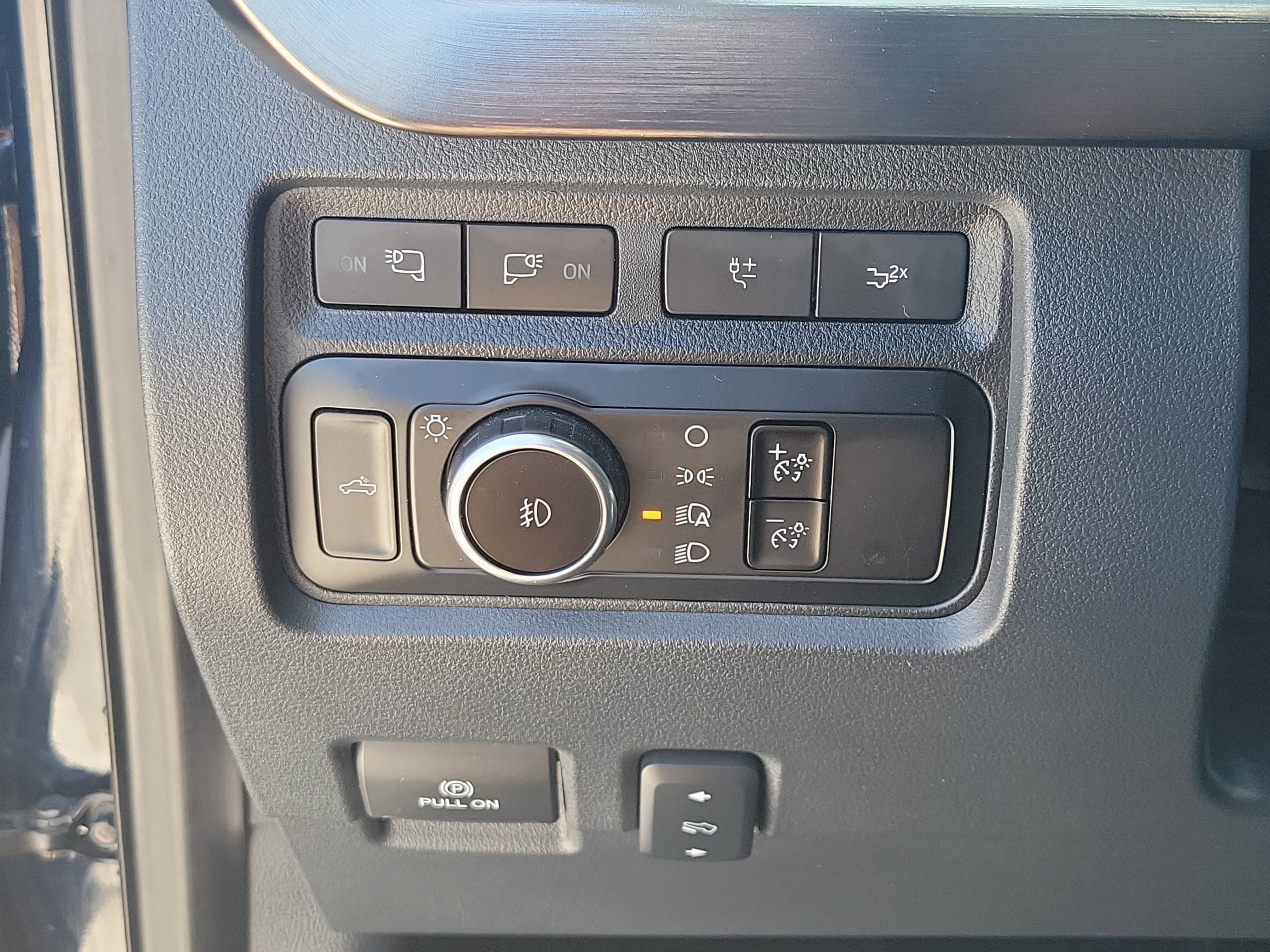 Used 2023 Ford F250 Lariat w/ Lariat Ultimate Package AWD/4WD image 26
