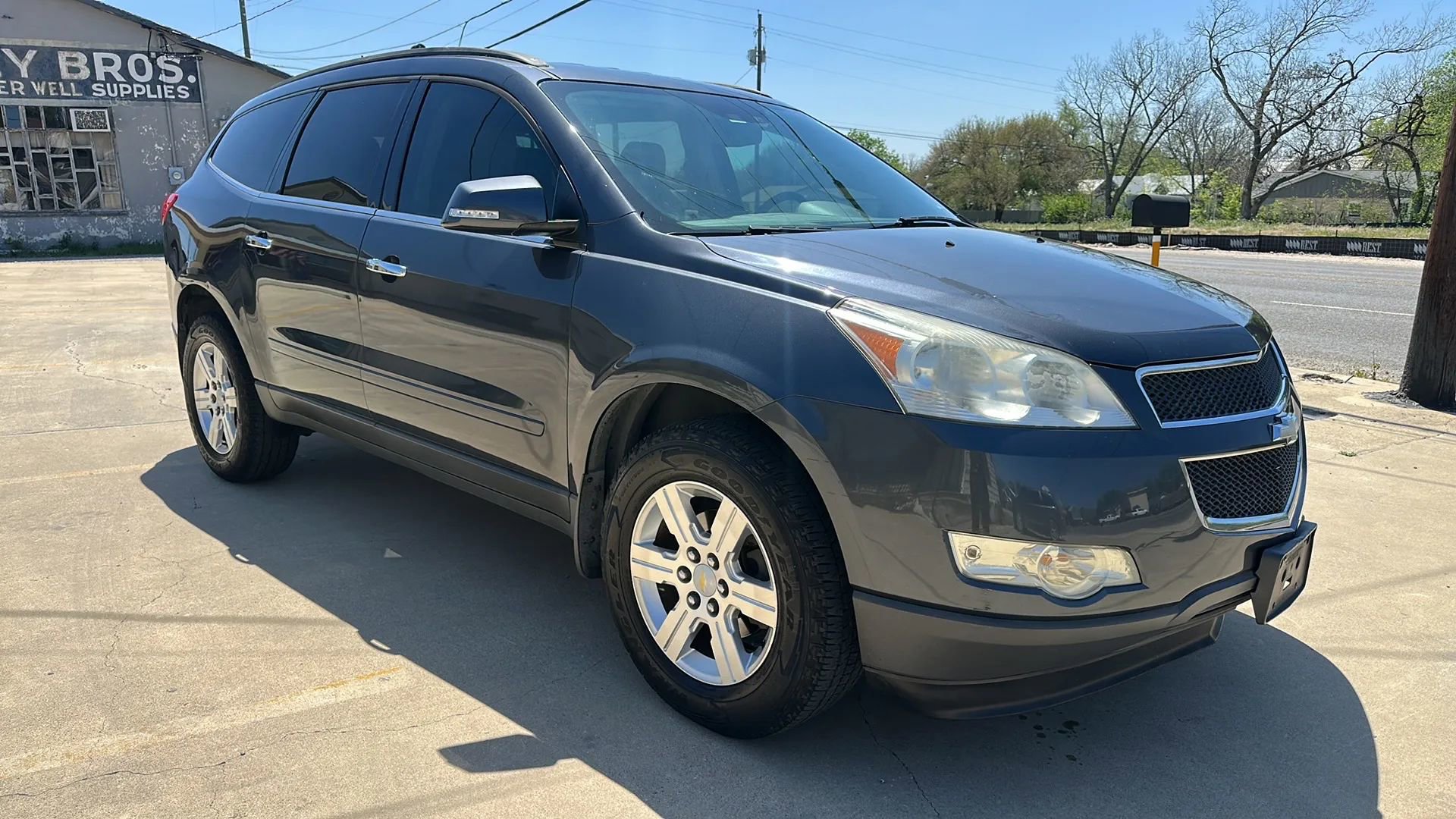 Used 2012 Chevrolet Traverse LT FWD image 7